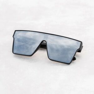 Stylish oversized Black silver Sunglasses TWO SVGE polarized